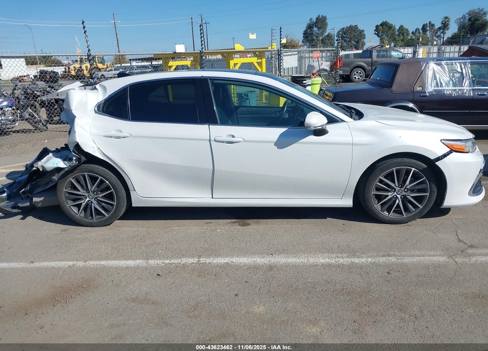 2021 TOYOTA CAMRY XLE VIN: 4T1F11AK4MU521939