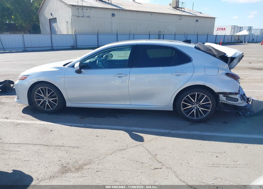 2021 TOYOTA CAMRY XLE VIN: 4T1F11AK4MU521939