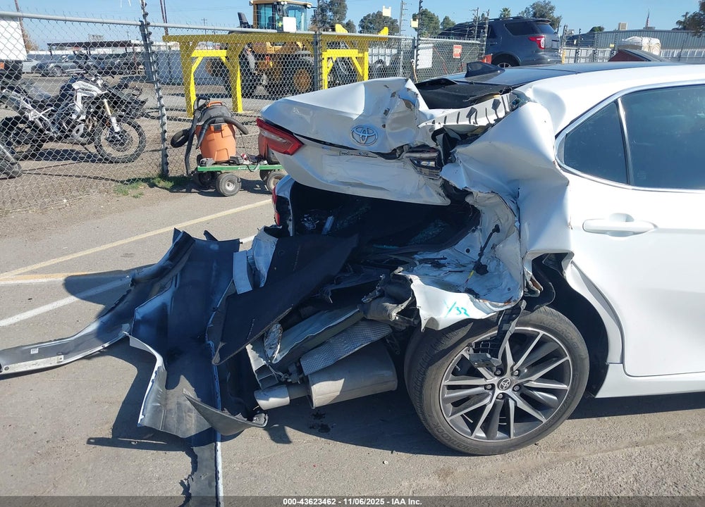 2021 TOYOTA CAMRY XLE VIN: 4T1F11AK4MU521939