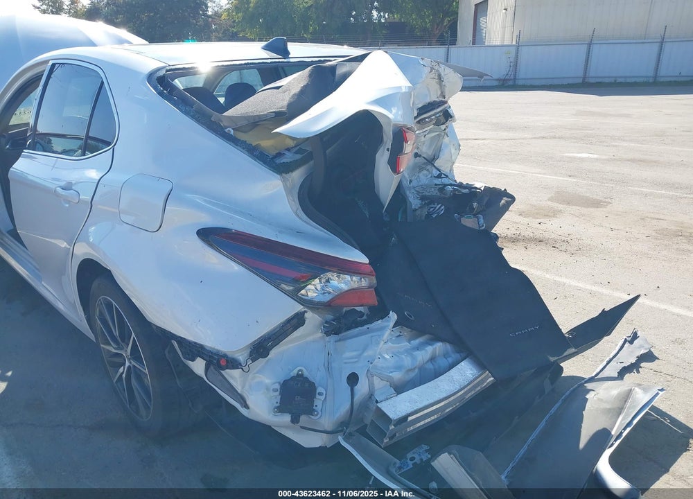 2021 TOYOTA CAMRY XLE VIN: 4T1F11AK4MU521939