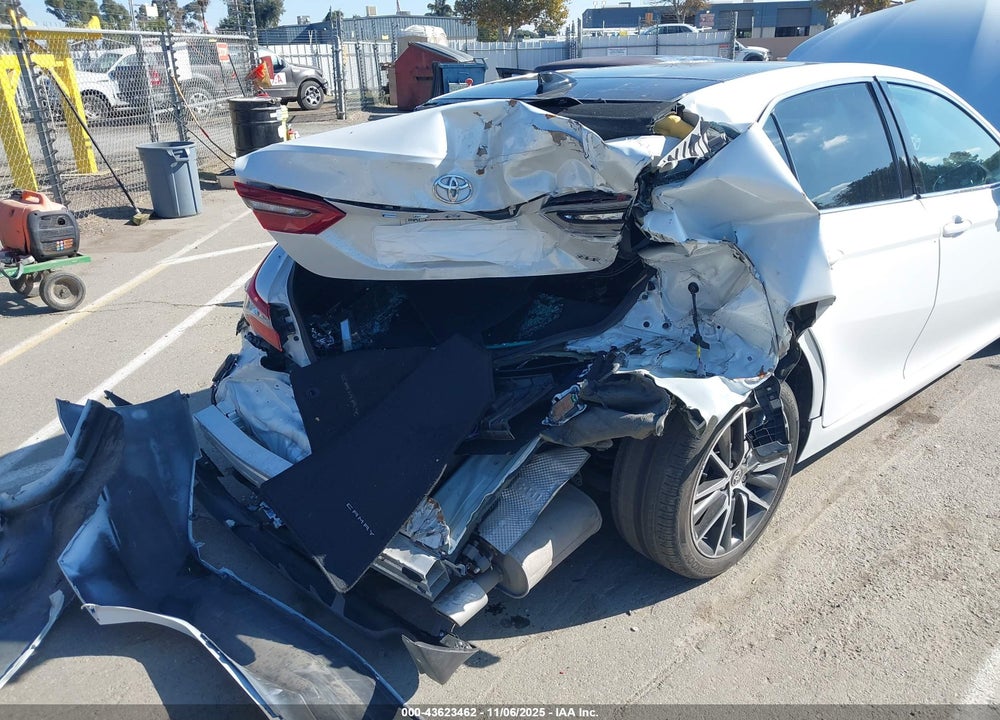 2021 TOYOTA CAMRY XLE VIN: 4T1F11AK4MU521939