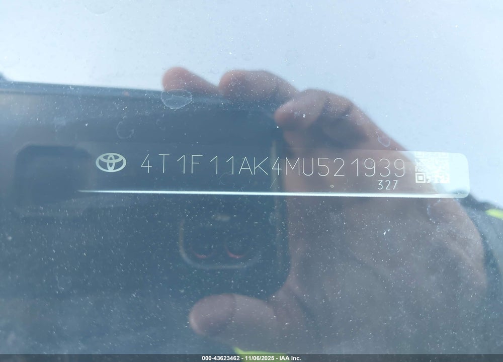 2021 TOYOTA CAMRY XLE VIN: 4T1F11AK4MU521939