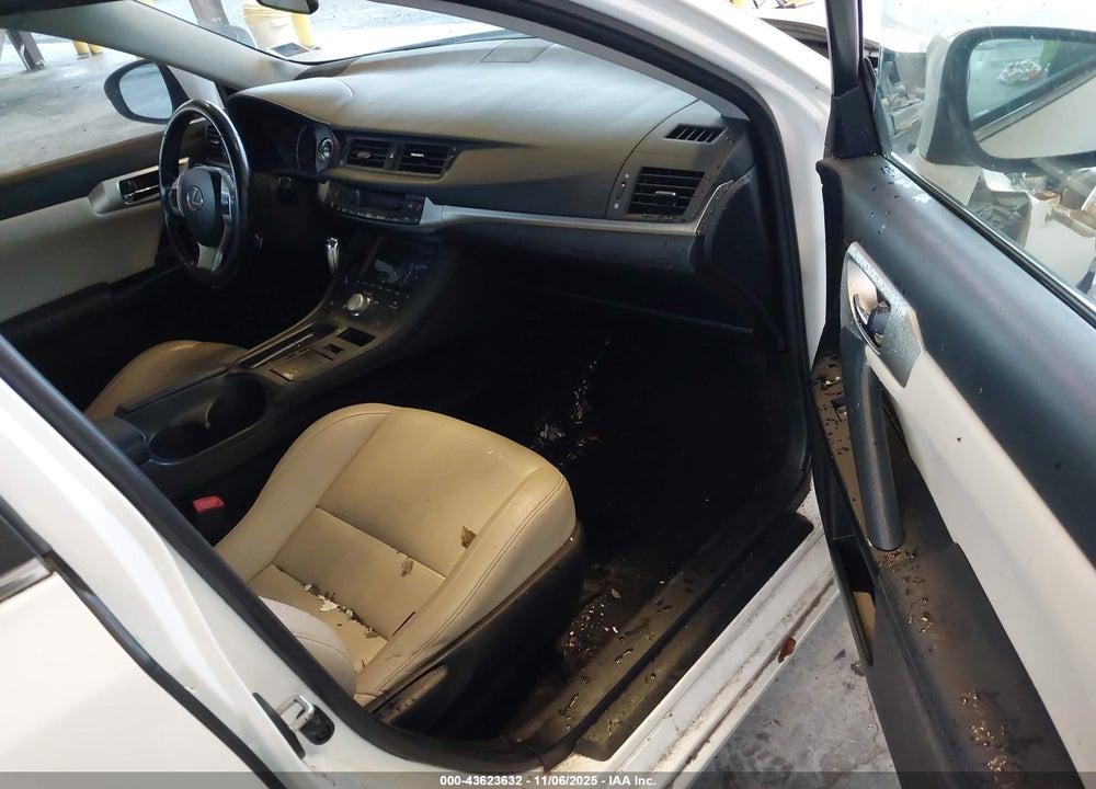 2013 LEXUS CT 200H VIN: JTHKD5BH3D2172710