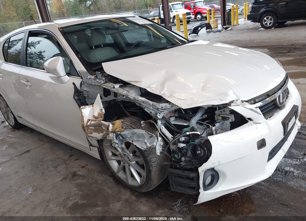 2013 LEXUS CT 200H VIN: JTHKD5BH3D2172710