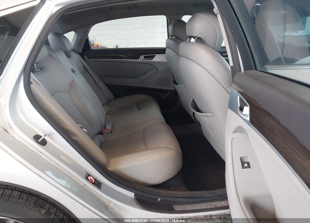 2015 HYUNDAI GENESIS 3.8 VIN: KMHGN4JE1FU043079