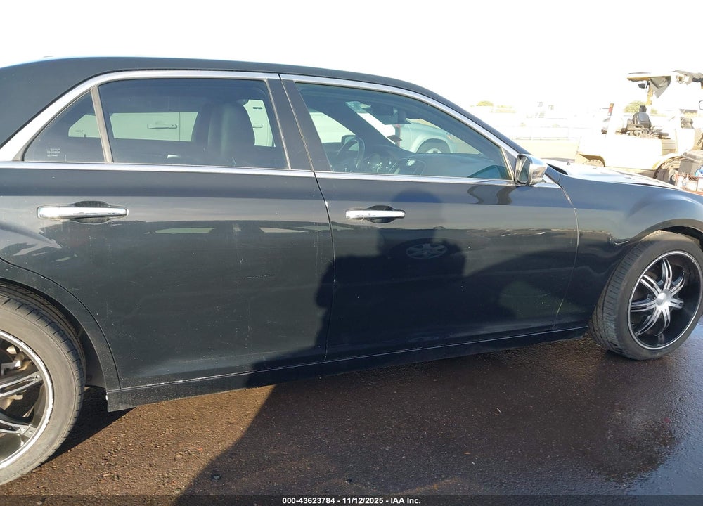 2013 CHRYSLER 300C VIN: 2C3CCAET6DH585539