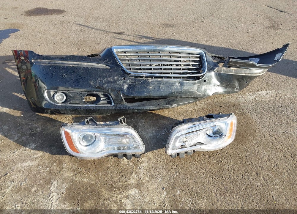 2013 CHRYSLER 300C VIN: 2C3CCAET6DH585539