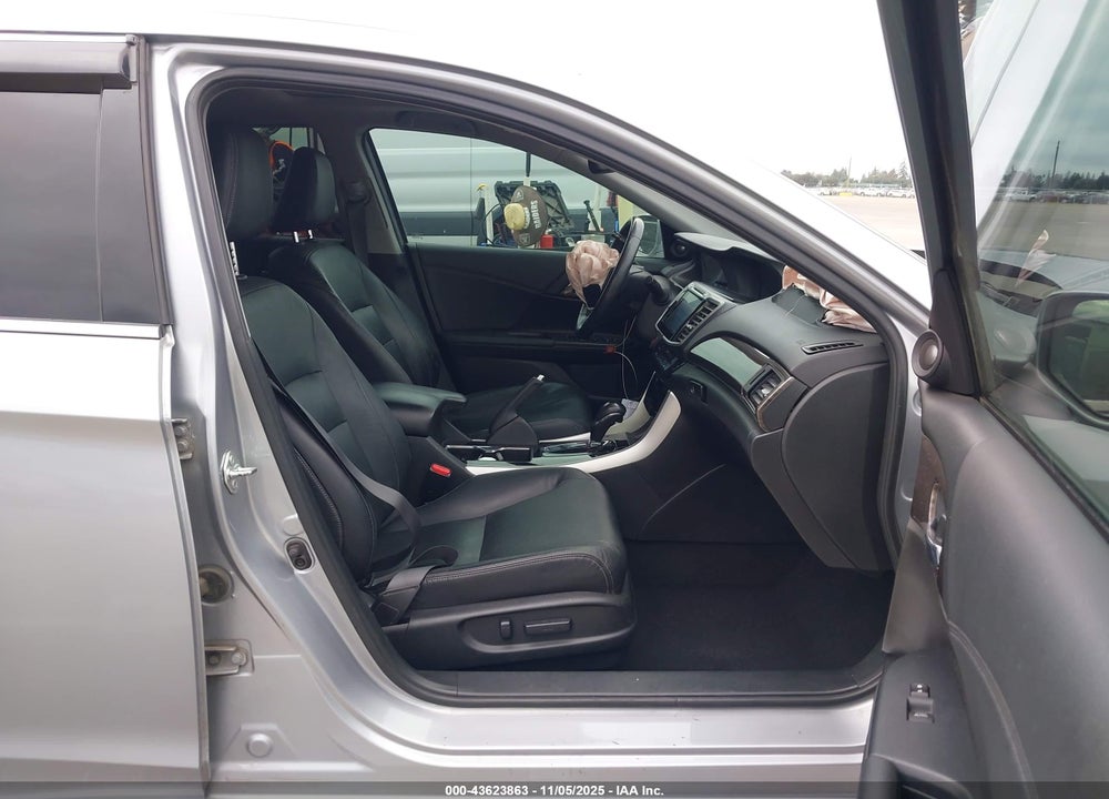 2017 HONDA ACCORD VIN: 1HGCR3F91HA011199
