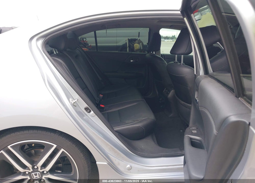 2017 HONDA ACCORD VIN: 1HGCR3F91HA011199