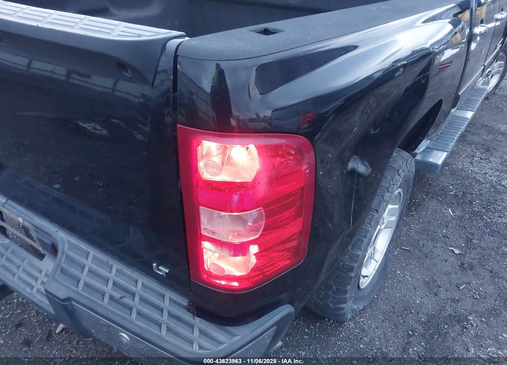 2010 CHEVROLET SILVERADO 1500 LT VIN: 3GCRKSE37AG242524