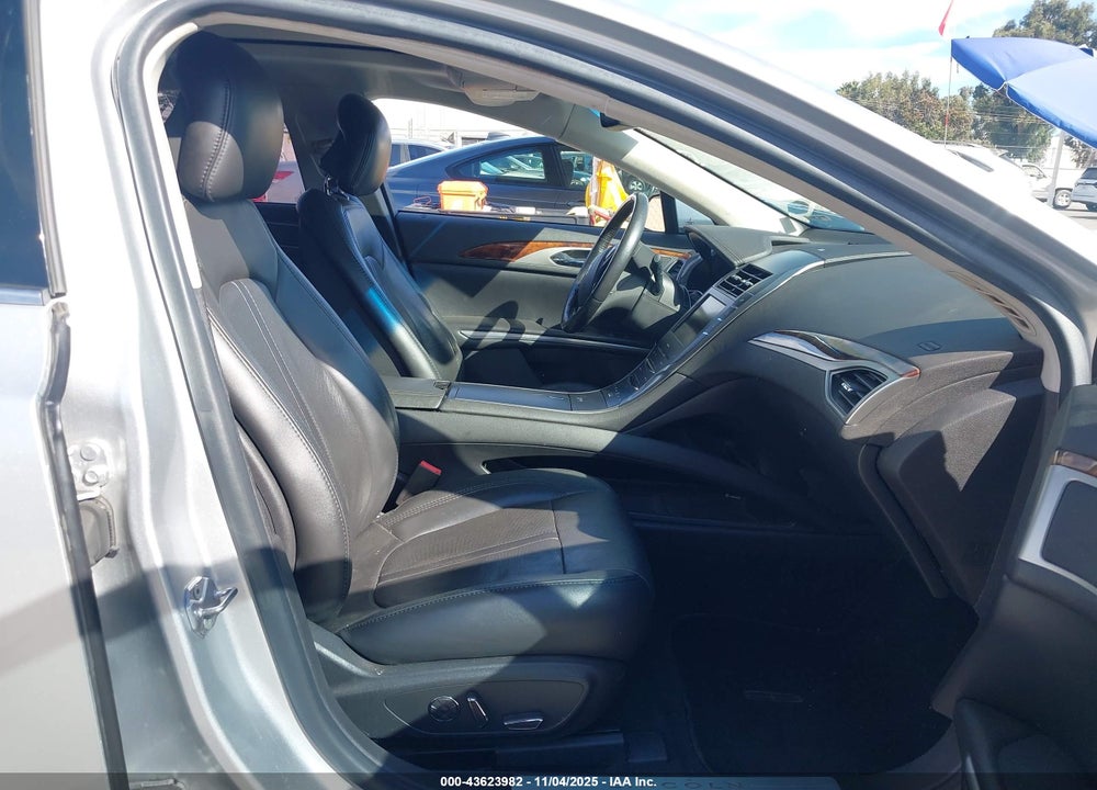 2014 LINCOLN MKZ HYBRID VIN: 3LN6L2LU4ER812898