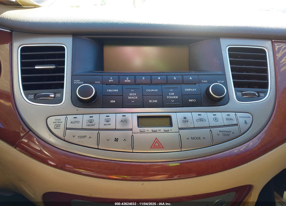 2013 HYUNDAI GENESIS 3.8 VIN: KMHGC4DD4DU217118