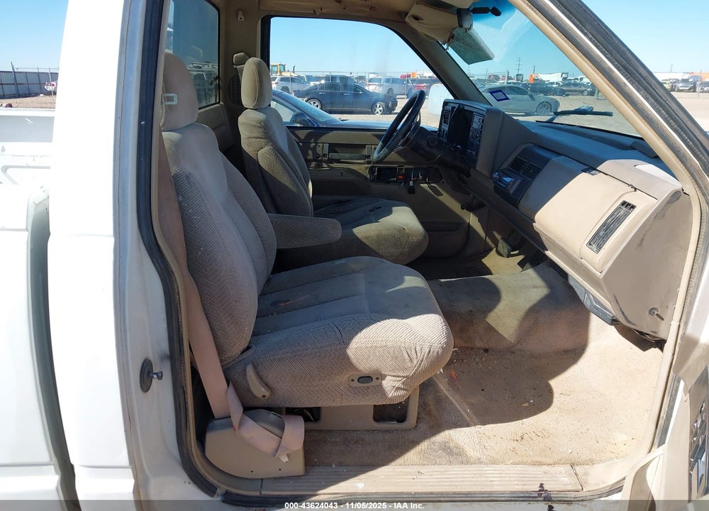 1988 CHEVROLET GMT-400 C1500 VIN: 1GCDC14K3JZ243177