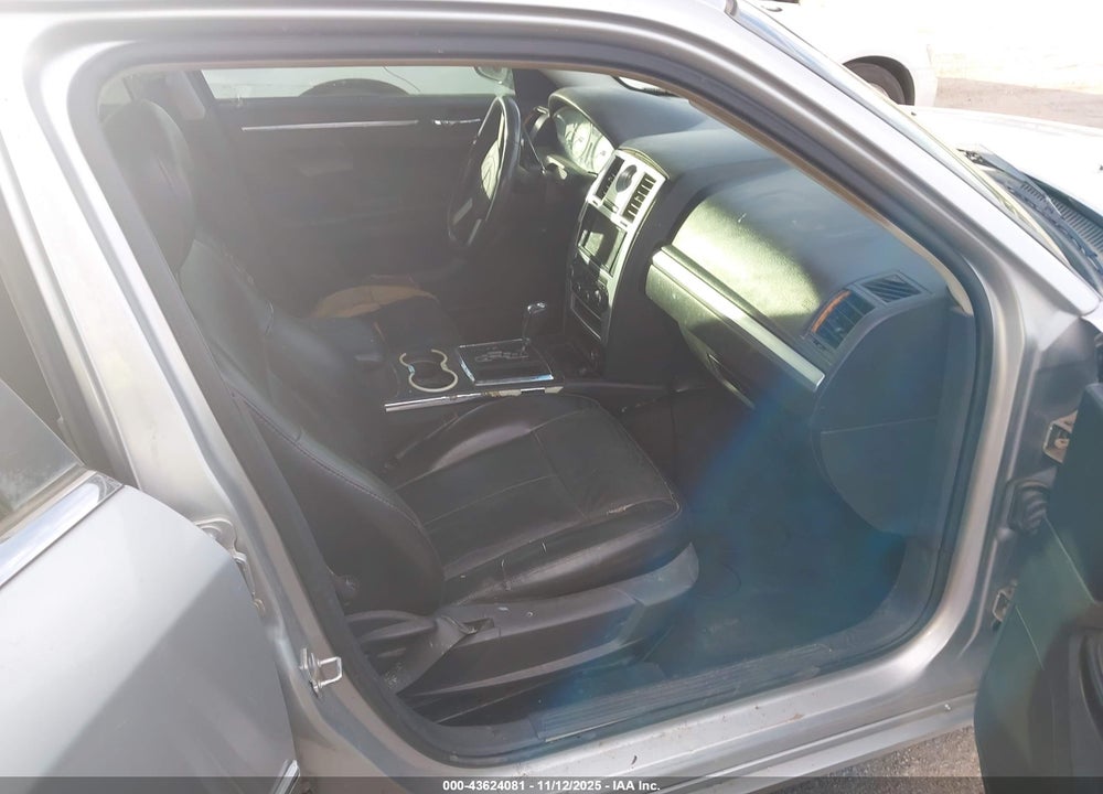 2010 CHRYSLER 300 TOURING/SIGNATURE SERIES/EXECUTIVE SERIES VIN: 2C3CA5CV2AH167931