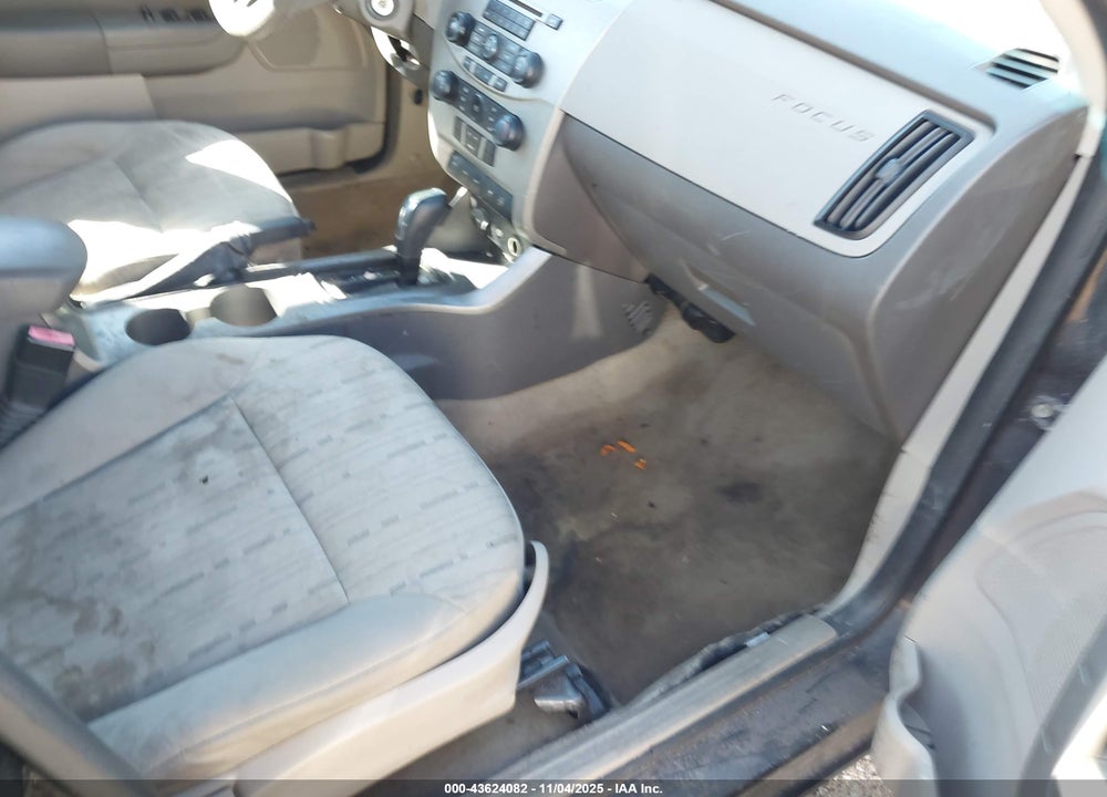 2010 FORD FOCUS SE VIN: 1FAHP3FN6AW228351
