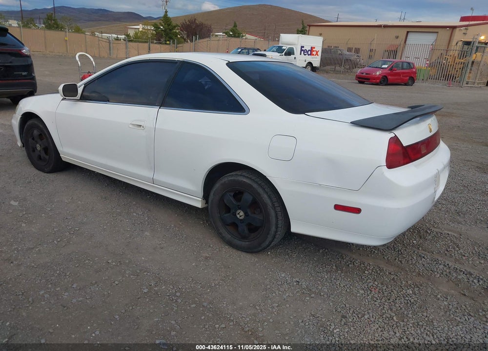 2001 HONDA ACCORD 2.3 EX VIN: 1HGCG32761A001364