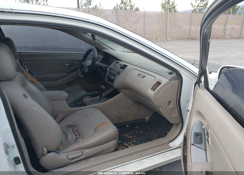 2001 HONDA ACCORD 2.3 EX VIN: 1HGCG32761A001364