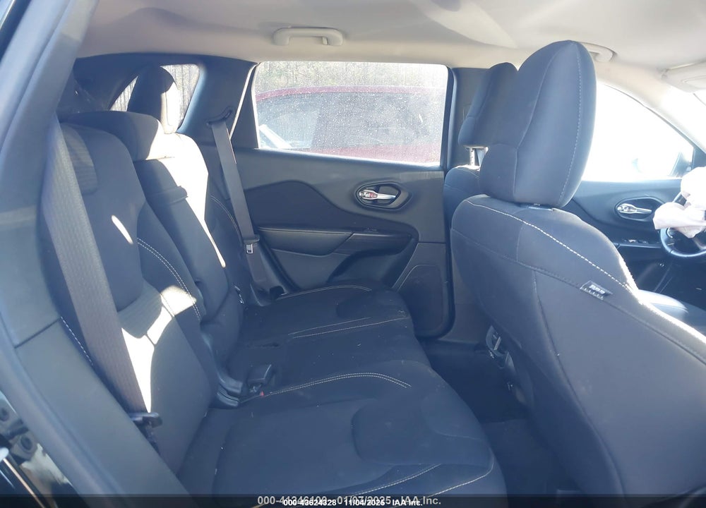 2016 JEEP CHEROKEE LATITUDE VIN: 1C4PJLCB9GW195730