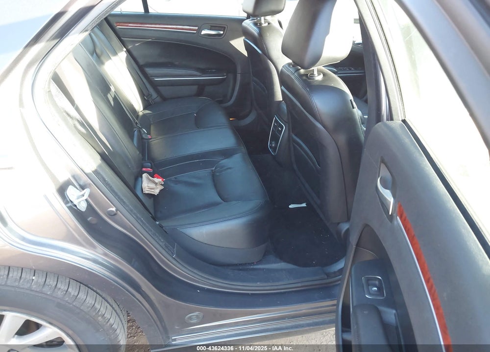 2014 CHRYSLER 300 VIN: 2C3CCAAG7EH301572