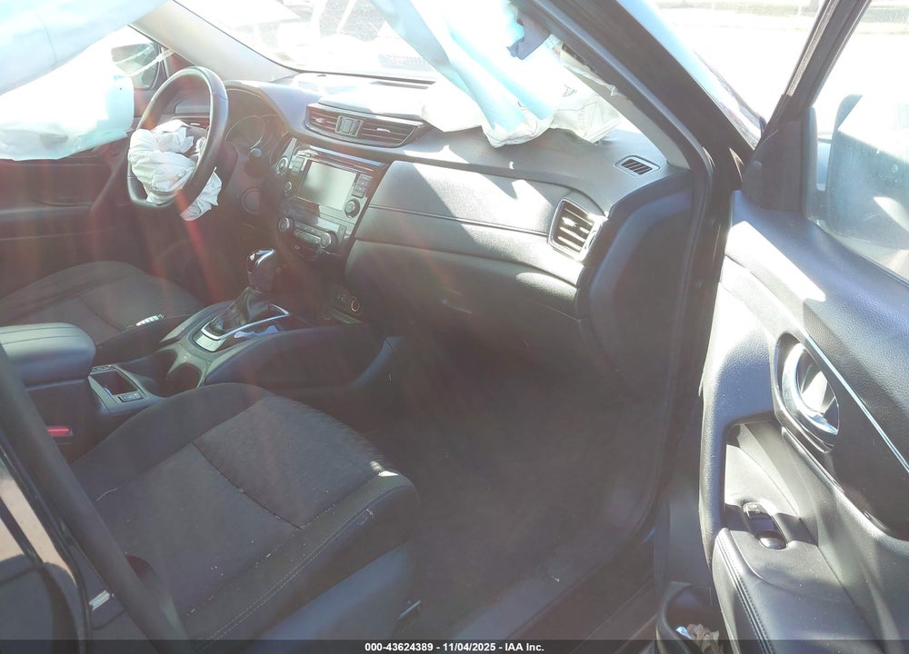 2018 NISSAN ROGUE VIN: KNMAT2MV9JP620030