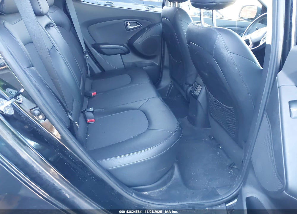 2015 HYUNDAI TUCSON SE VIN: KM8JUCAG0FU102420