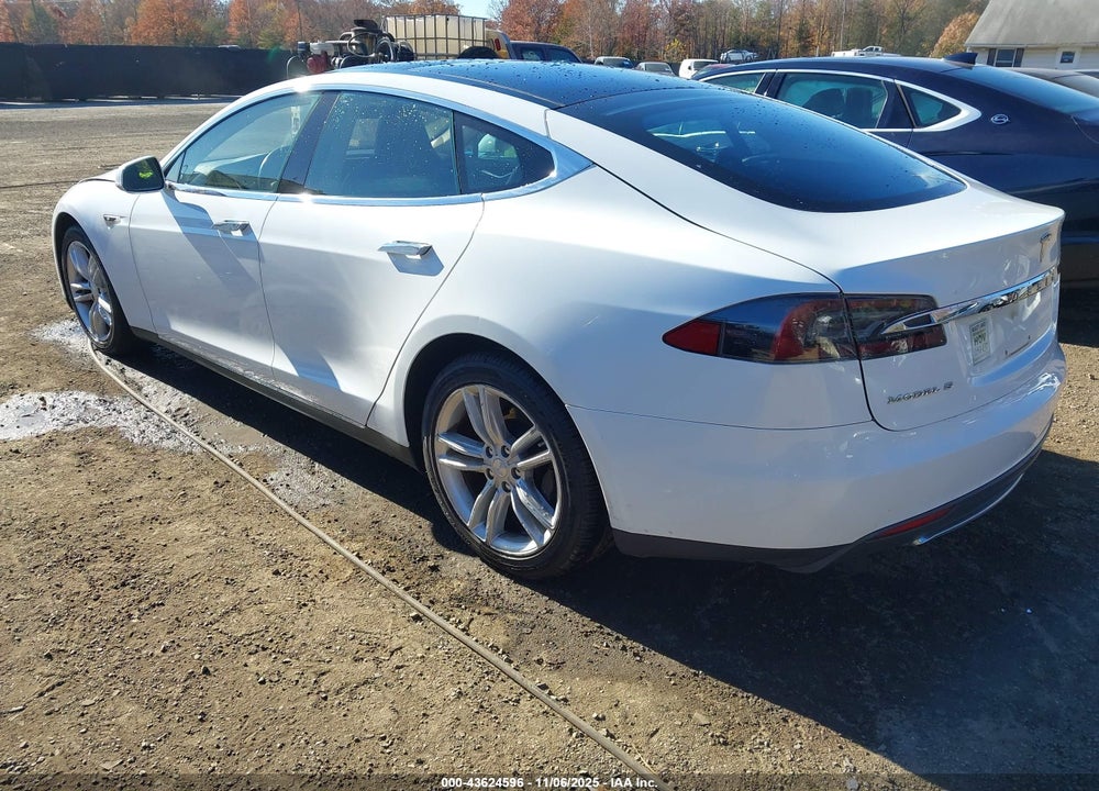 2013 TESLA MODEL S VIN: 5YJSA1AG2DFP11231