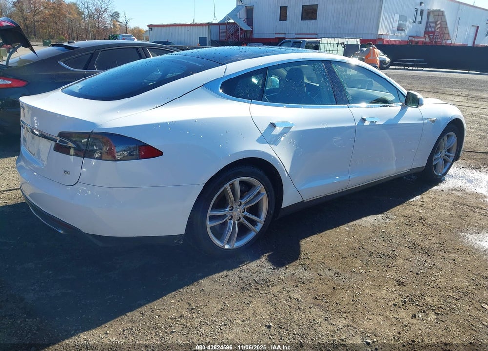 2013 TESLA MODEL S VIN: 5YJSA1AG2DFP11231
