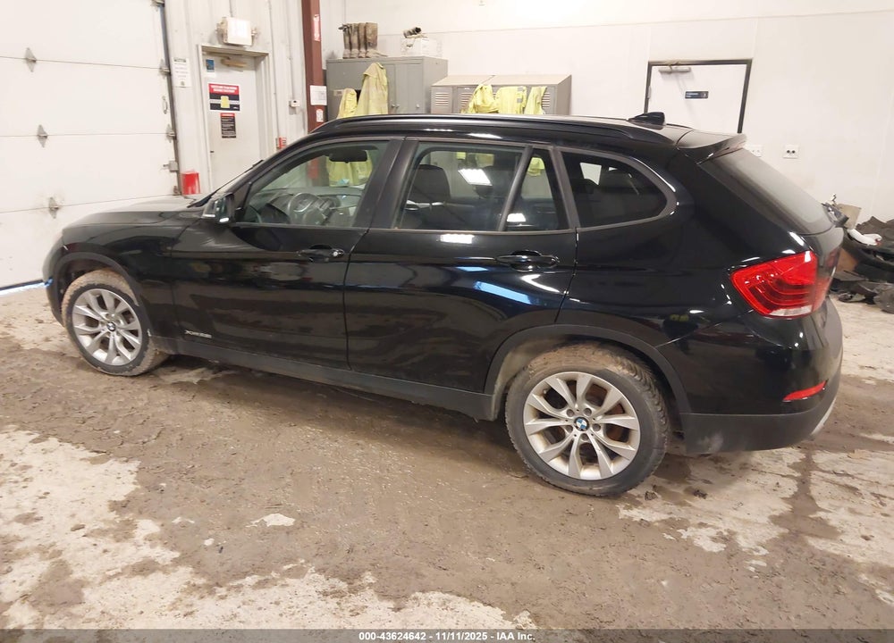 2014 BMW X1 VIN: WBAVL1C51EVY21030