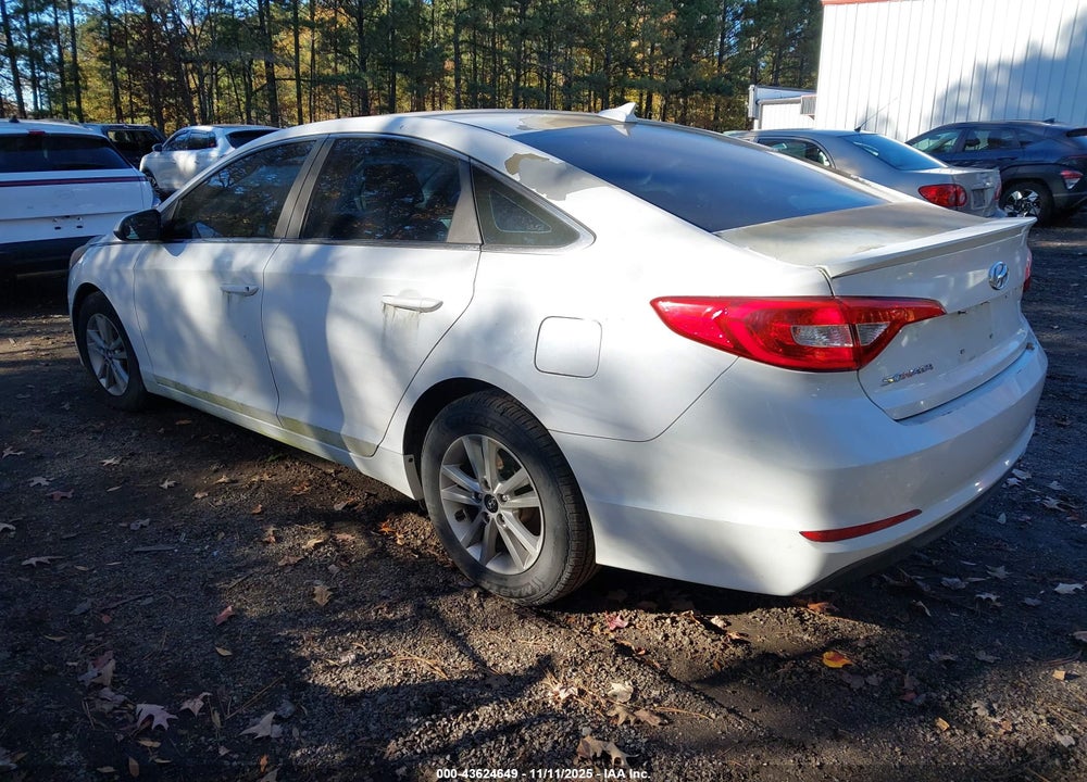 2015 HYUNDAI SONATA SE VIN: 5NPE24AF8FH019451