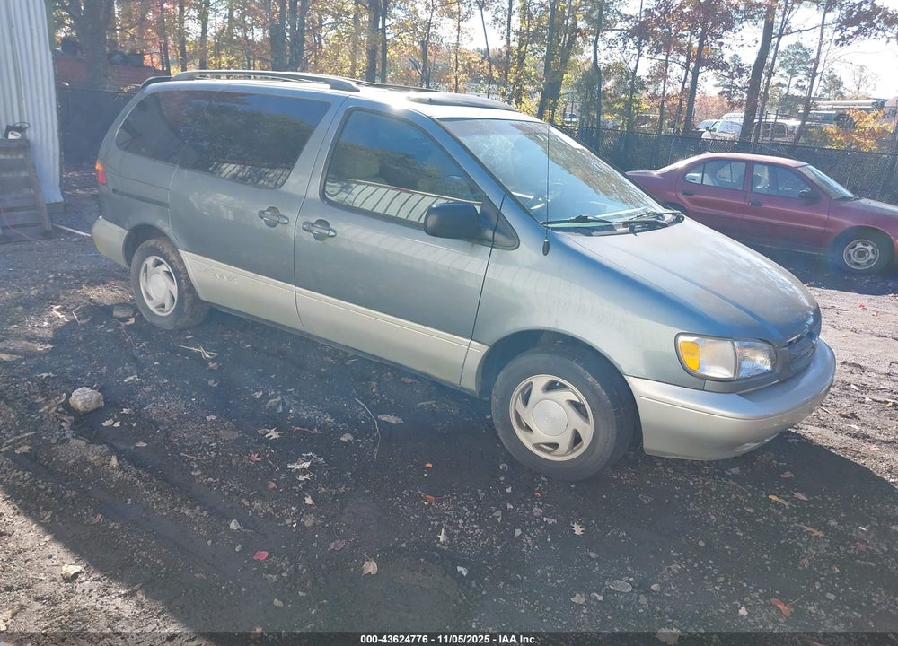 1998 TOYOTA SIENNA XLE VIN: 4T3ZF13C8WU071517