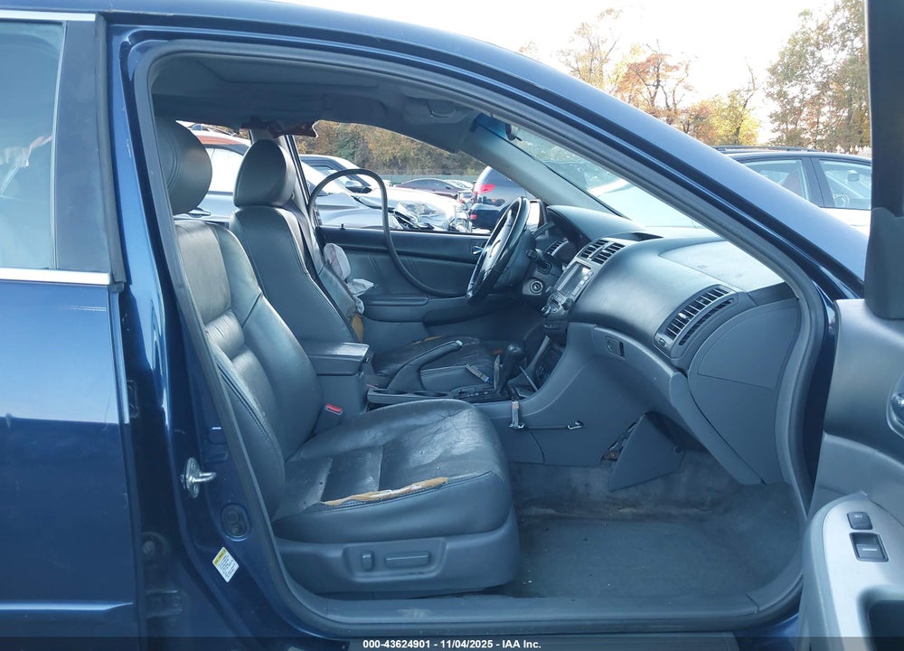2005 HONDA ACCORD 3.0 EX VIN: 1HGCM66805A060350