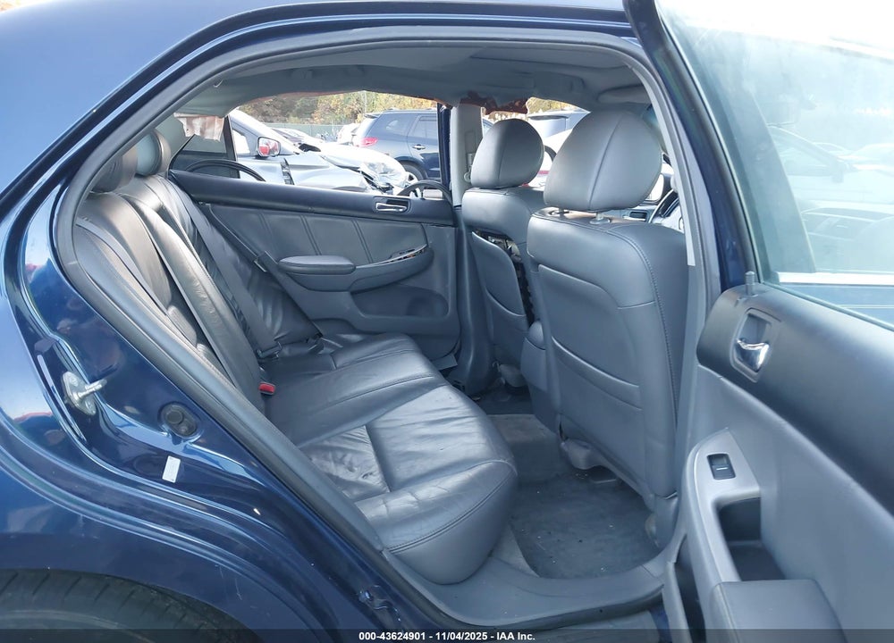 2005 HONDA ACCORD 3.0 EX VIN: 1HGCM66805A060350