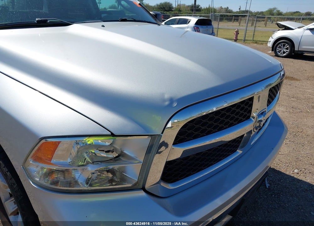 2019 RAM 1500 VIN: 1C6RR7TT1KS510884