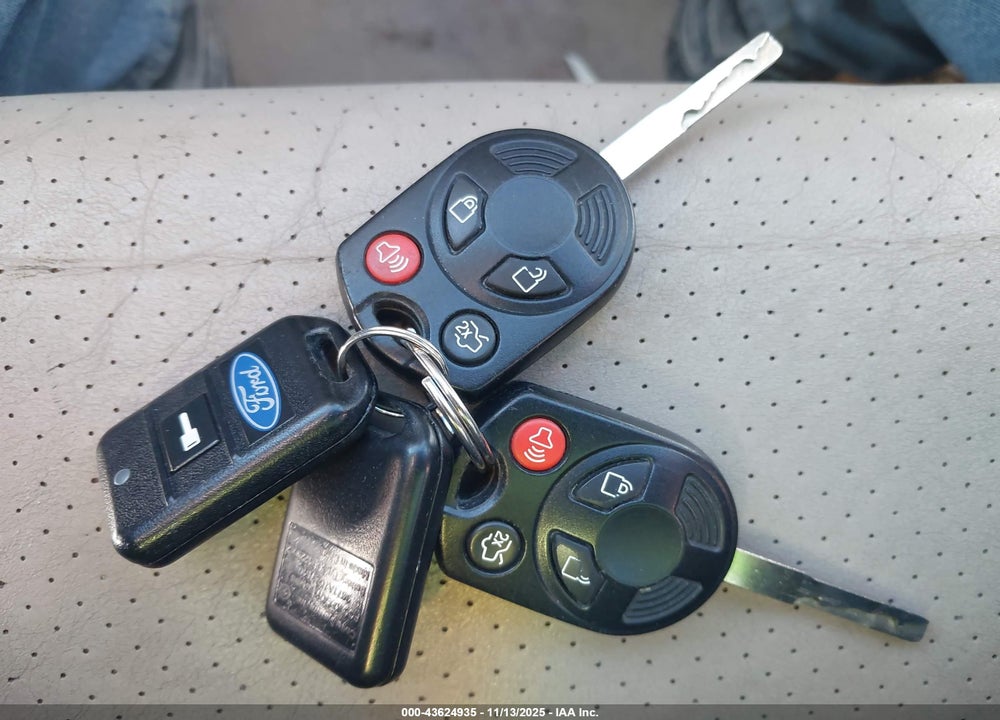 2014 FORD FOCUS SE VIN: 1FADP3F28EL459828
