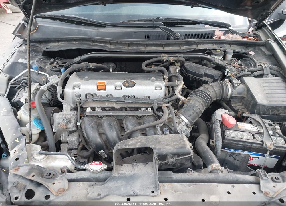 2011 HONDA ACCORD 2.4 LX-S VIN: 1HGCS1A35BA012620