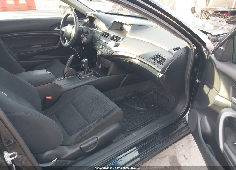 2011 HONDA ACCORD 2.4 LX-S VIN: 1HGCS1A35BA012620