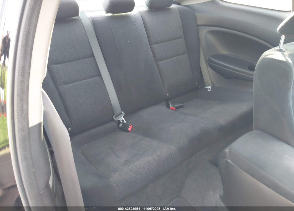 2011 HONDA ACCORD 2.4 LX-S VIN: 1HGCS1A35BA012620