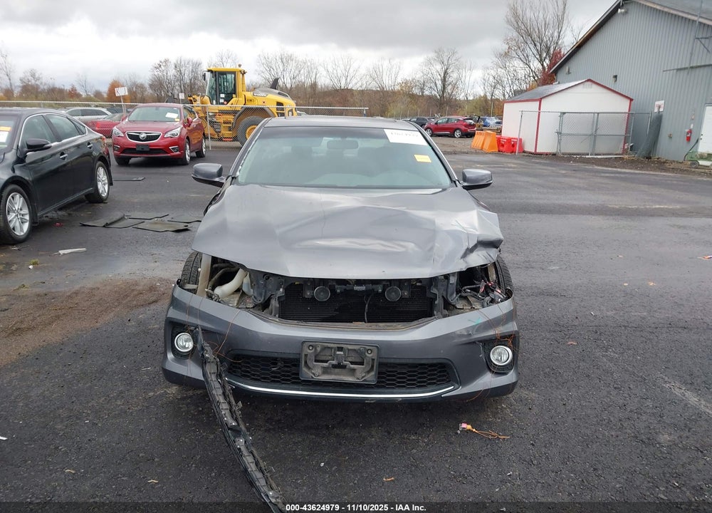2013 HONDA ACCORD EX VIN: 1HGCT1B70DA002904