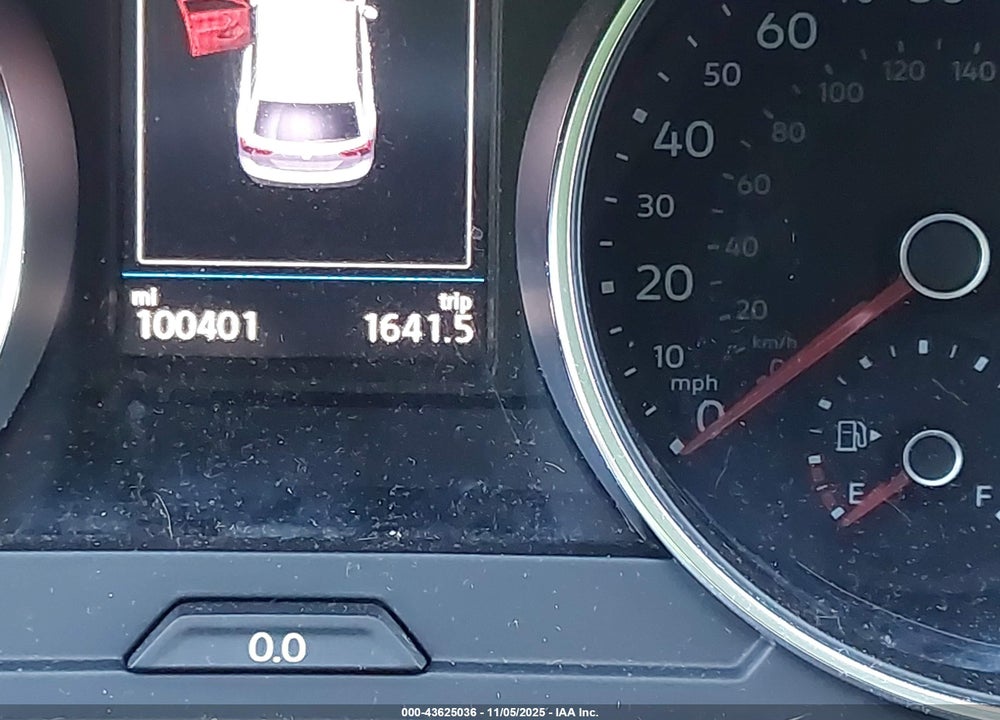 2018 VOLKSWAGEN TIGUAN VIN: 3VV1B7AX6JM090077