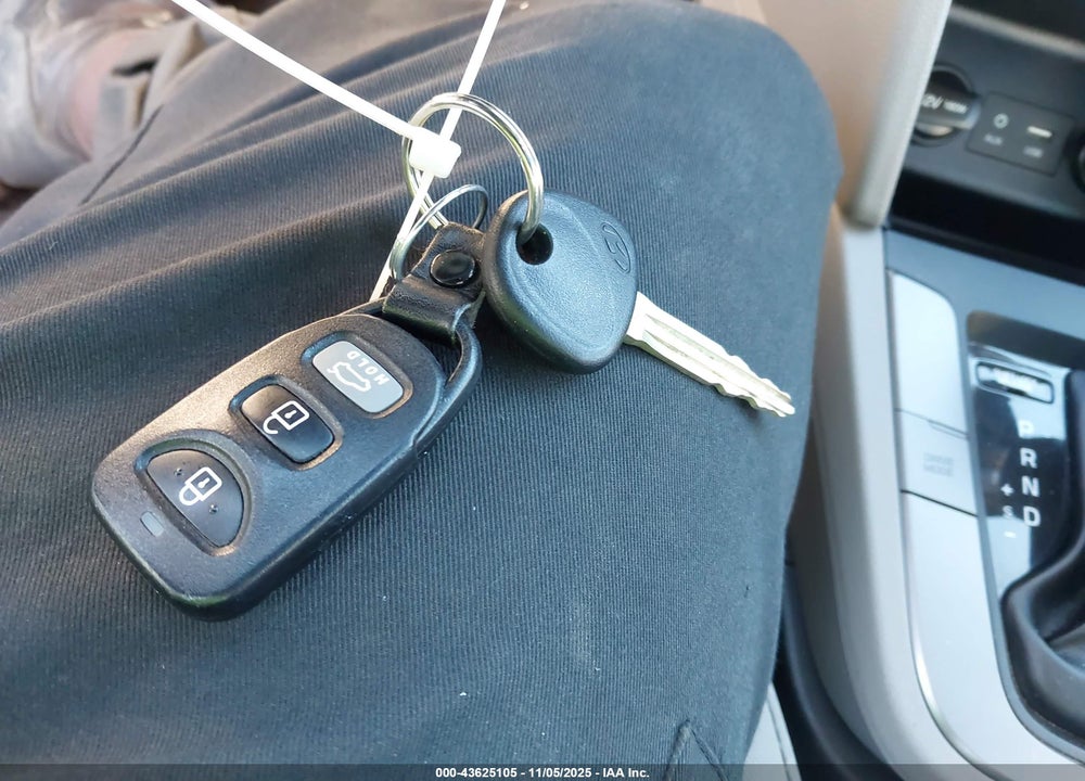 2020 HYUNDAI ELANTRA SE VIN: KMHD74LF1LU926968