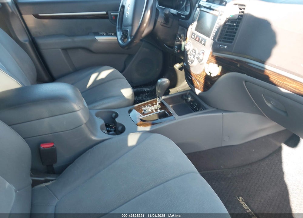 2011 HYUNDAI SANTA FE SE VIN: 5XYZHDAG8BG057160
