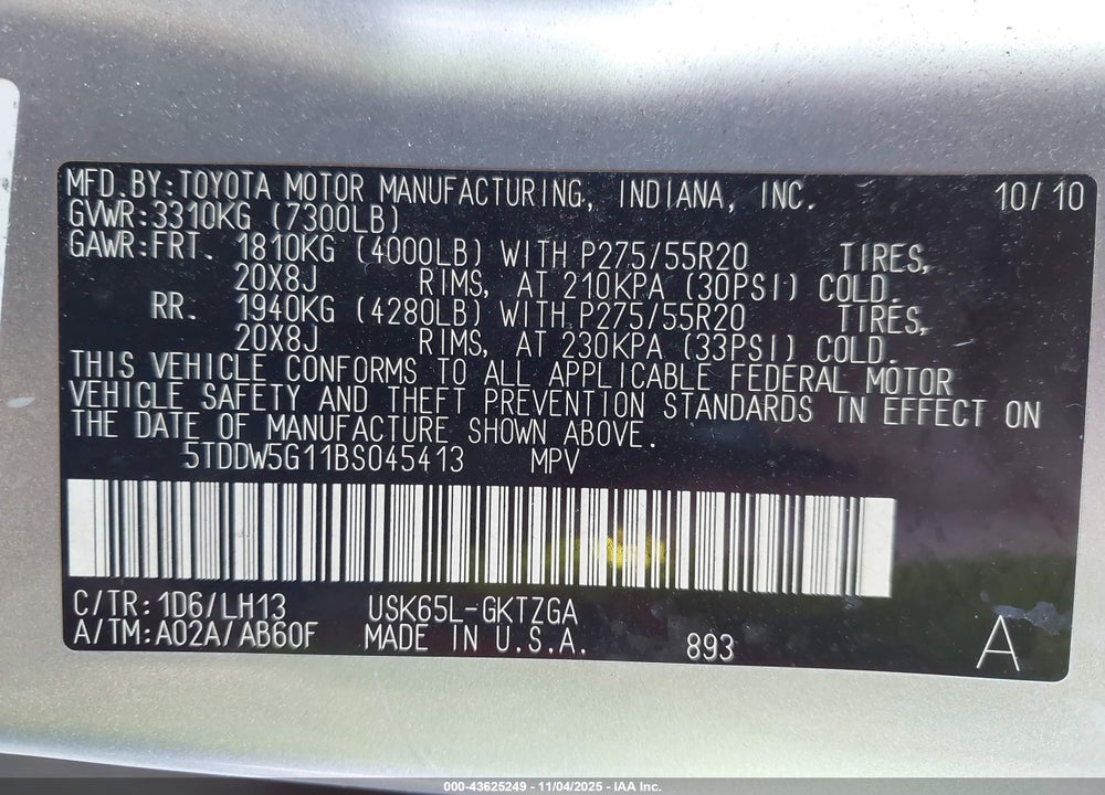 2011 TOYOTA SEQUOIA PLATINUM 5.7L V8 VIN: 5TDDW5G11BS045413