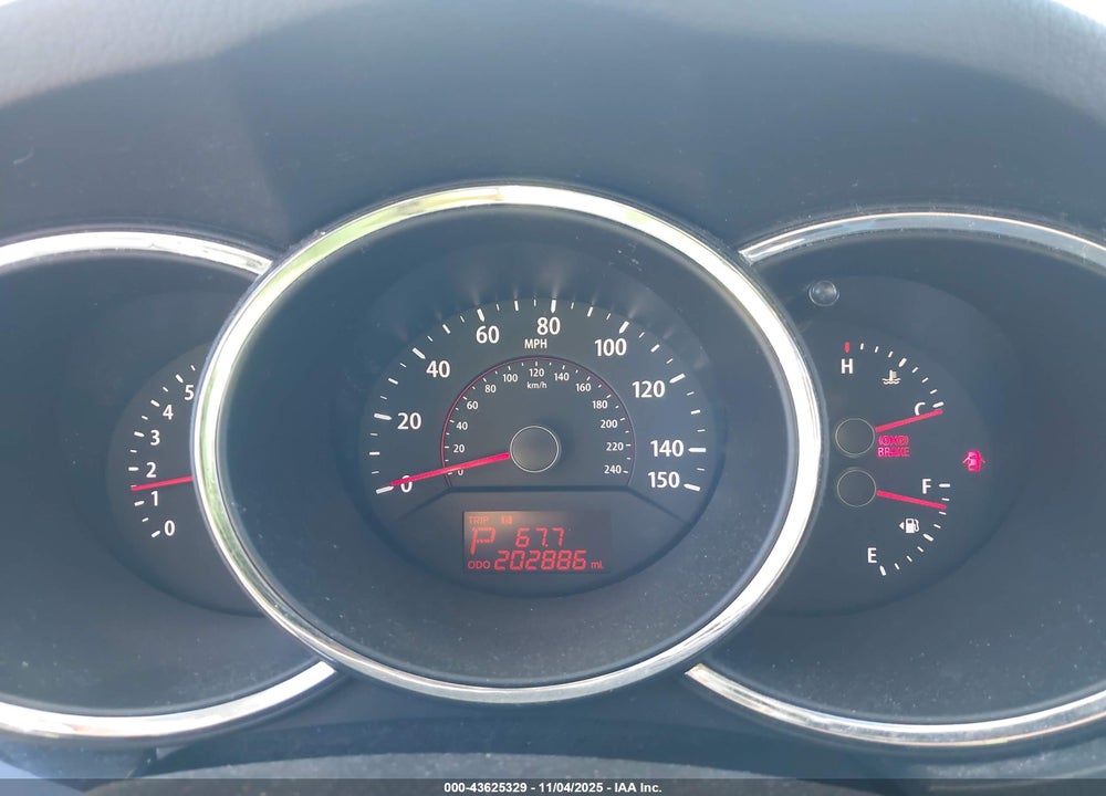 2011 KIA SORENTO LX VIN: 5XYKTCA18BG060954