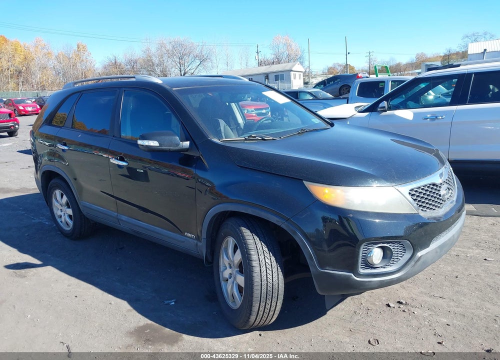 2011 KIA SORENTO LX VIN: 5XYKTCA18BG060954