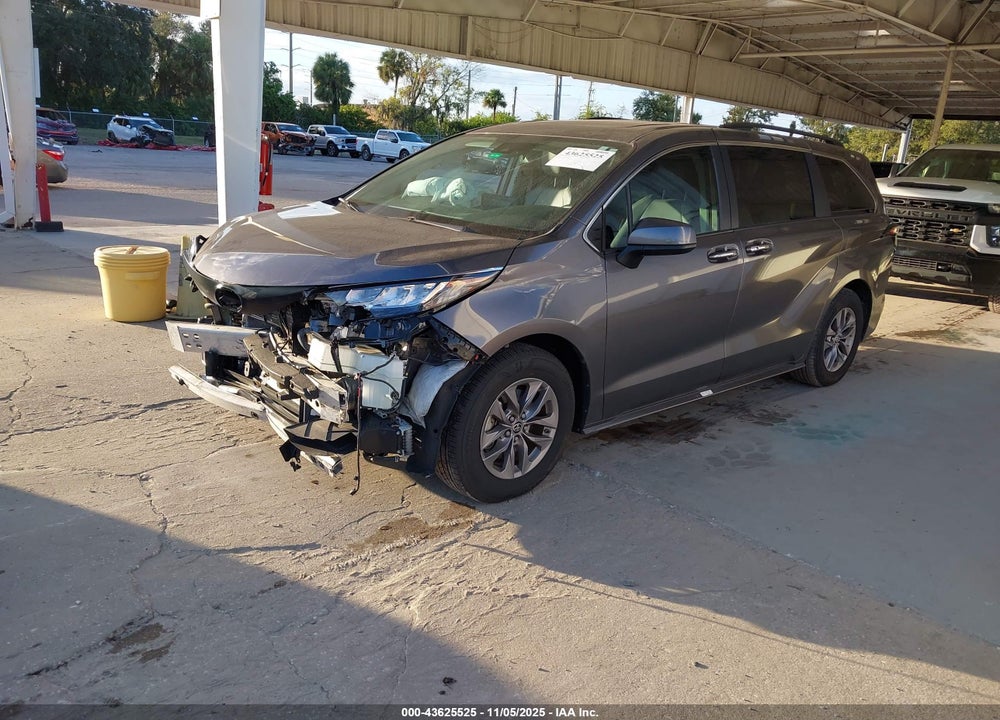 2022 TOYOTA SIENNA XLE VIN: 5TDYRKEC9NS131147