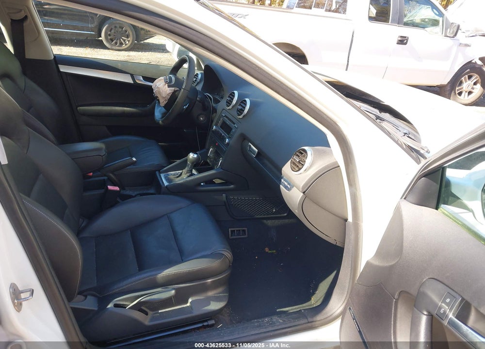 2013 AUDI A3 2.0T PREMIUM VIN: WAUMFAFM7DA033994