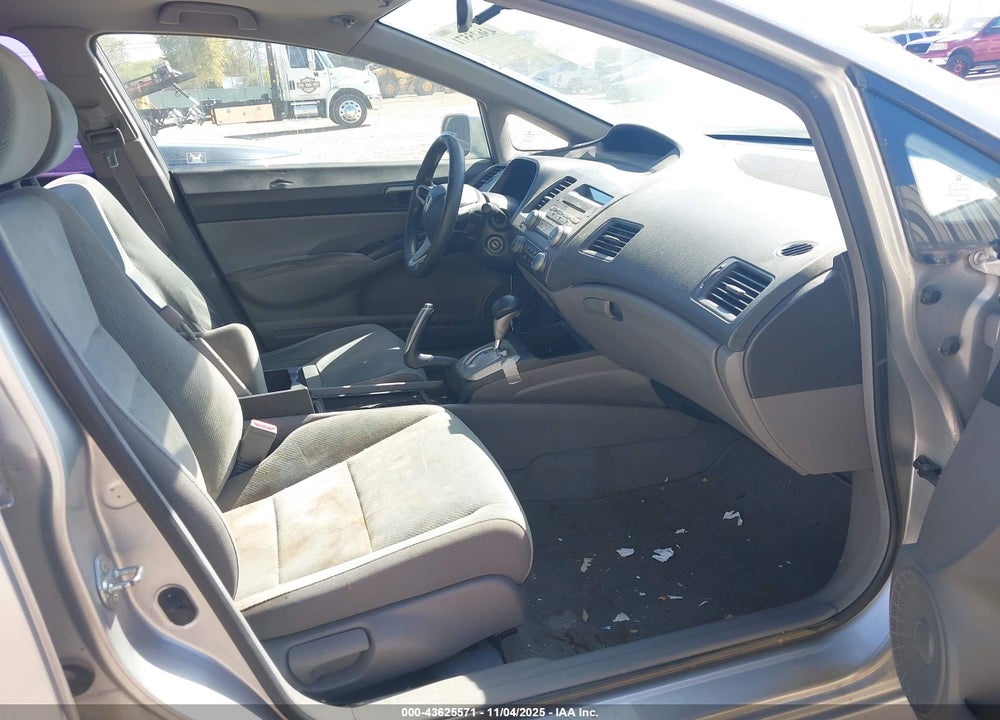2010 HONDA CIVIC LX VIN: 2HGFA1F5XAH322840