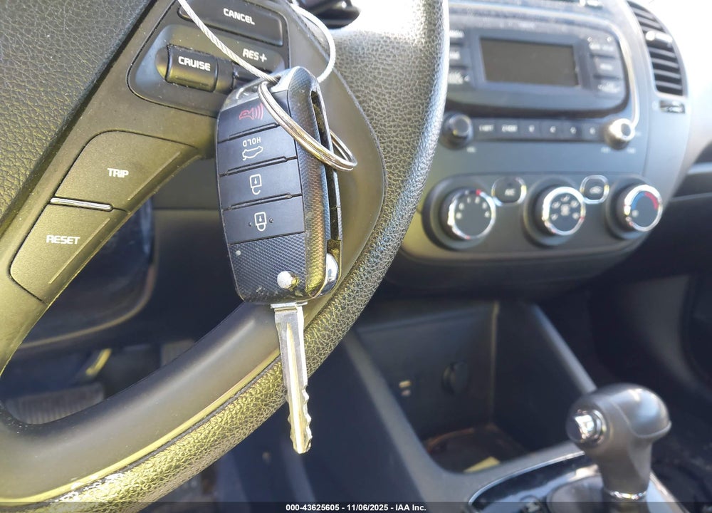 2018 KIA FORTE VIN: 3KPFK4A74JE258120