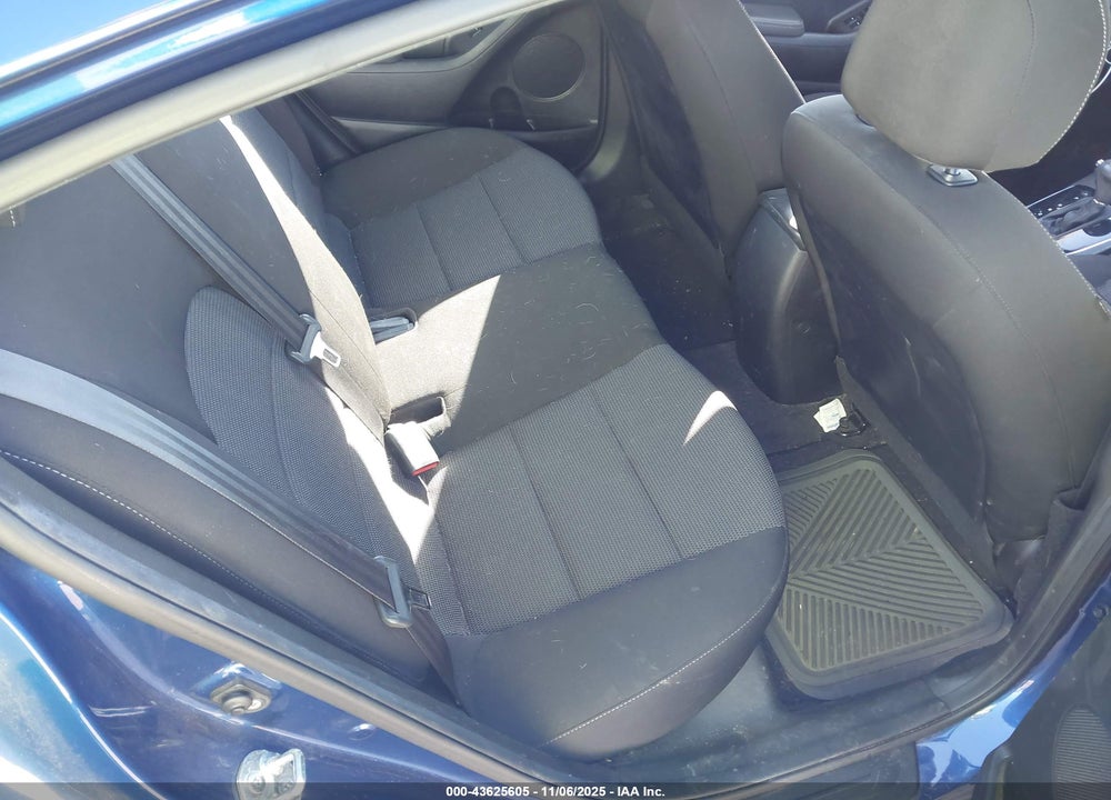 2018 KIA FORTE VIN: 3KPFK4A74JE258120