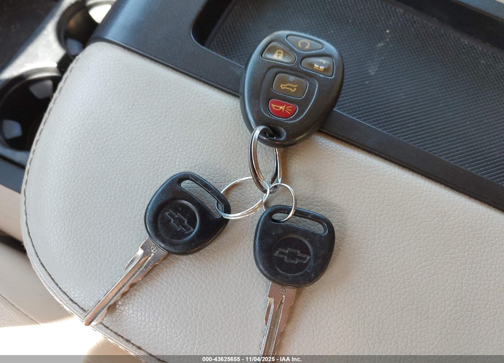 2007 CHEVROLET SUBURBAN 1500 VIN: 1GNFC16J07R250729